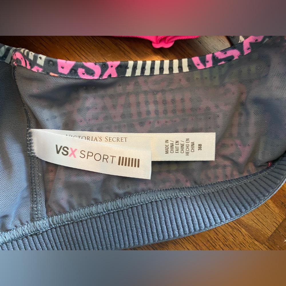 Victoria Secret VSX Sports Bra, 36B - Picture 2 of 3